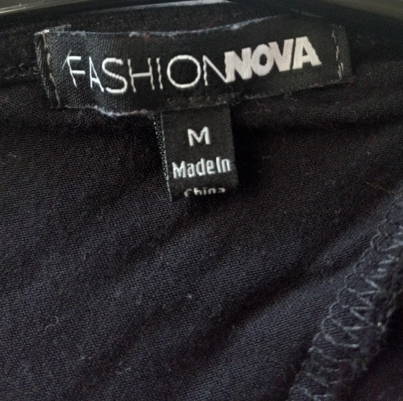 FASHION NOVA BLACK RUCHED SHORT SLEEVE V NECKLINE DRESS. WOMENS SIZE M. - Picture 7 of 10